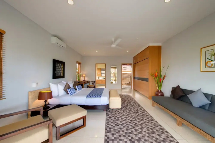 Villa 5 Br - 2 min Walk From Kudeta
