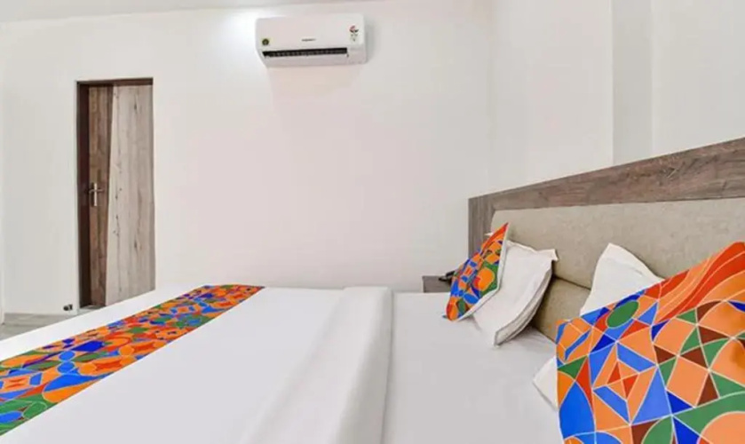 Fabhotel Lakhdatar