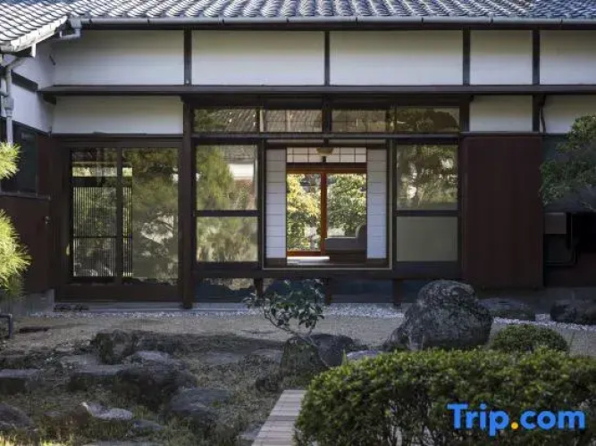 Oyashiki Stay Ko - A retreat on island time.