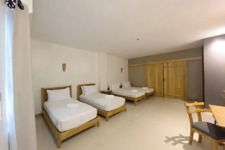 Deluxe Quadruple room