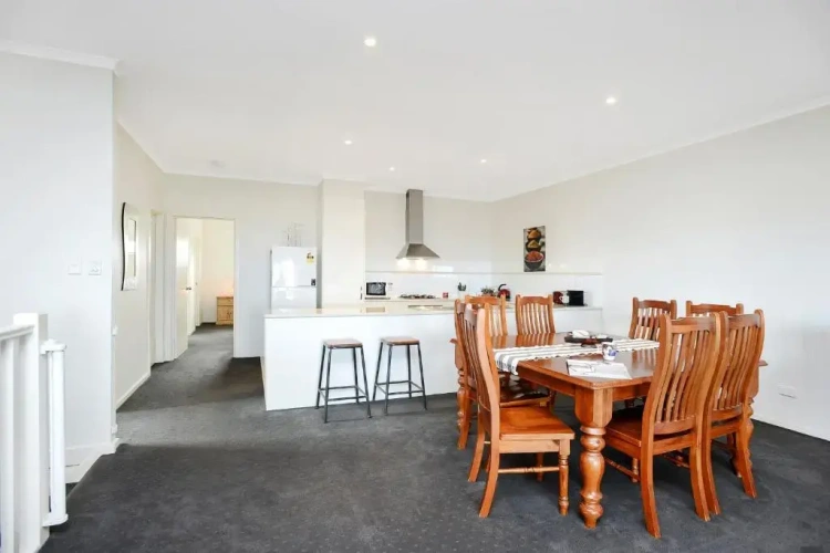 4 Bedrooms Cottage