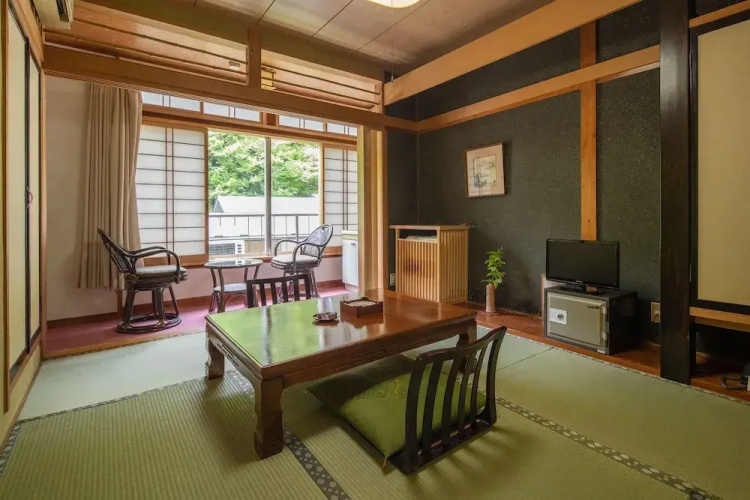Shima Onsen Kotobukiya Ryokan