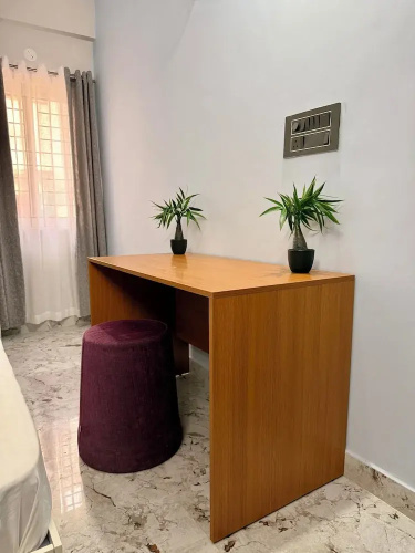 C SUITES Colive 1263 Bren
