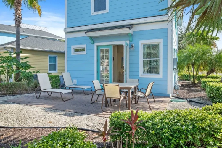 4 Bedrooms Cottage