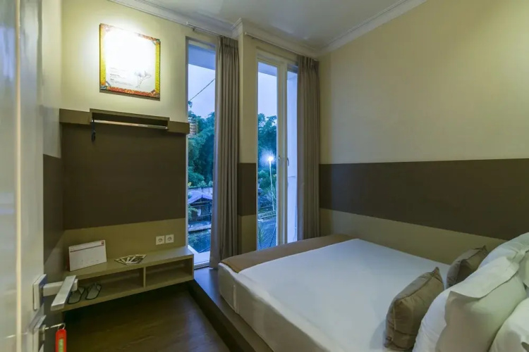 Dhanesvara Holistic Villa
