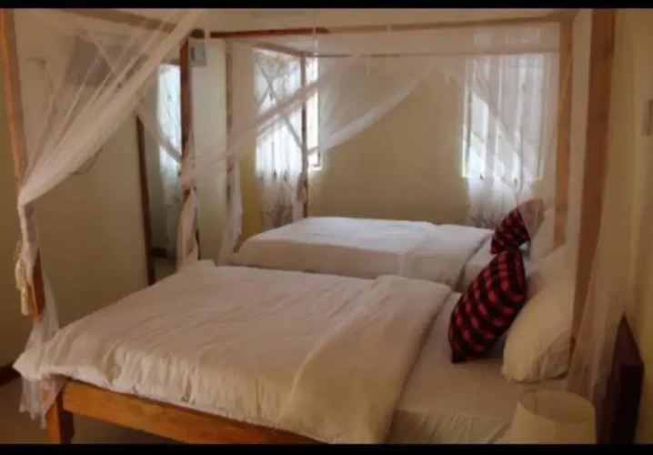 Maura Apartments & Lodge