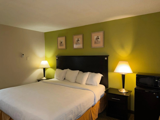 Quality Inn & Suites Moline - Quad Cities