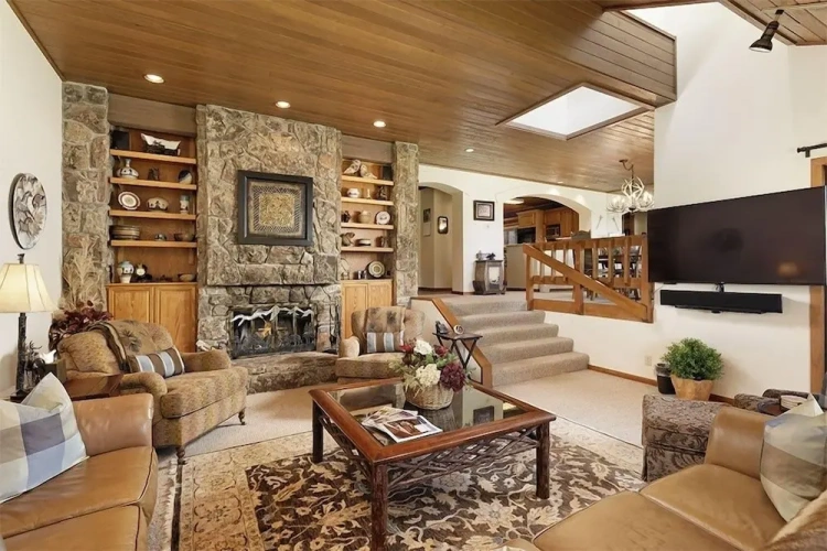 4 Bedrooms Cottage