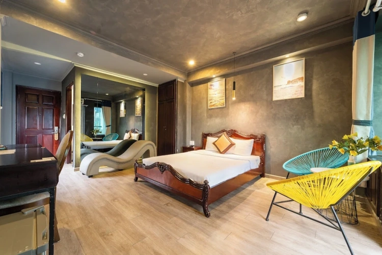 Standard Double room with city view