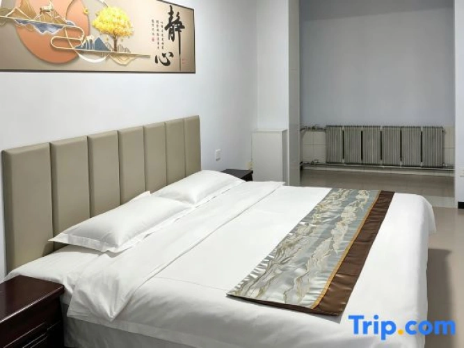 2 Bedrooms Suite with street view
