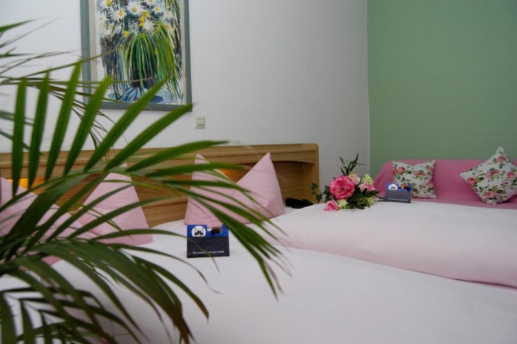 Standard Triple room