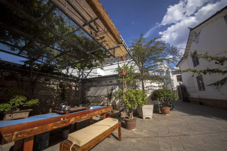 Dali Yinfeng Hotel
