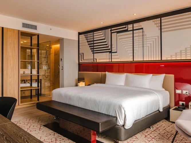 Executive Double Club Suite
