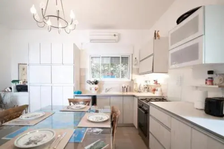 Luxury home Ahuza
