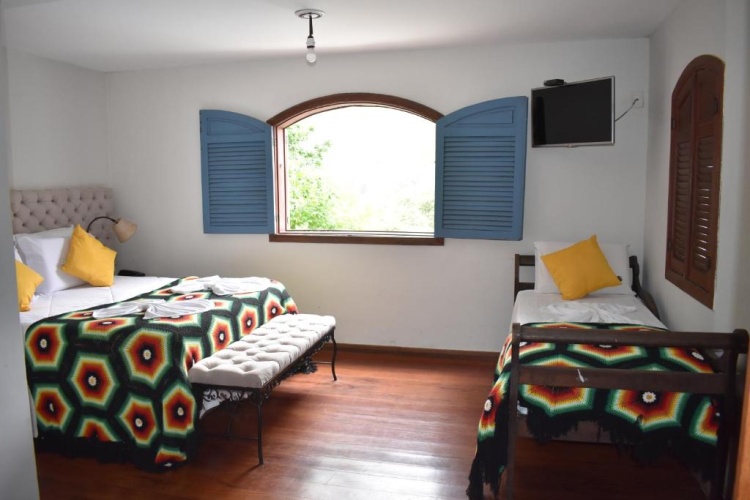 Standard Triple room