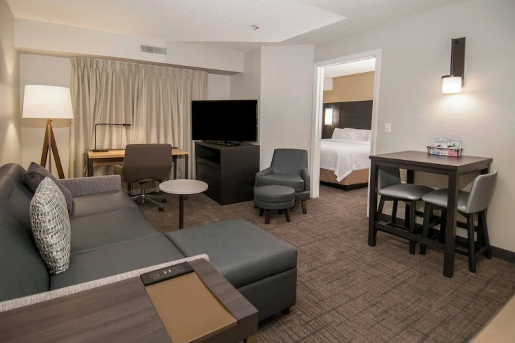 1 Bedroom Suite