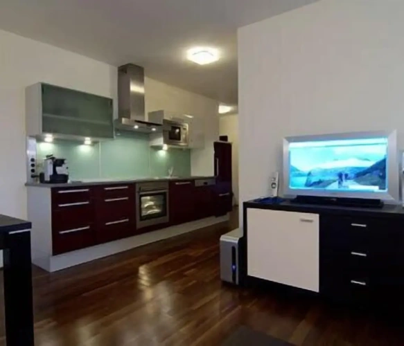 2 Bedrooms Apartment with balcony and with mountain view