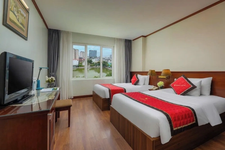 Standard Double room with lake view