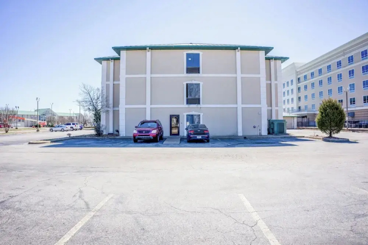 Ark Suites By Oyo Jonesboro I-555 - Jonesboro, AR