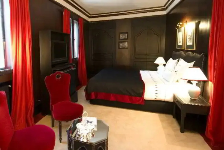 Riad Omarine