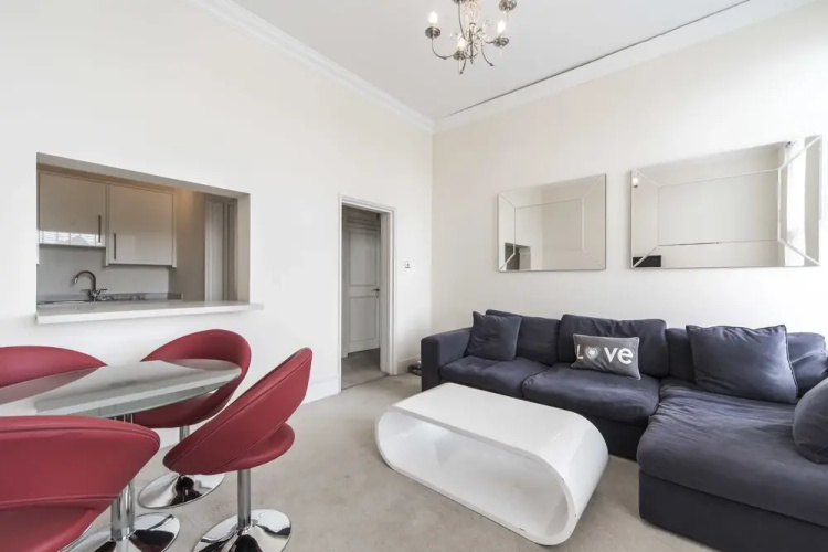 Richmond Riverside Apartment