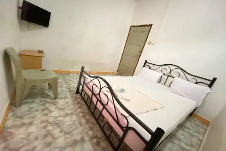 Hotel California Mitra RedDoorz