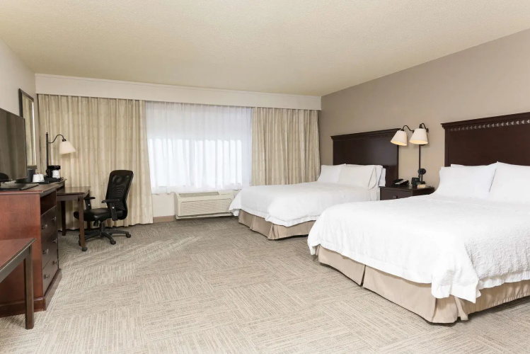 Hampton Inn & Suites Hartford-Manchester