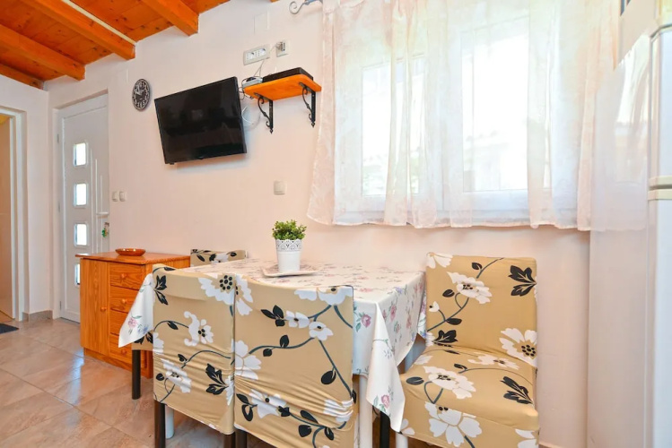 Apartment 1395