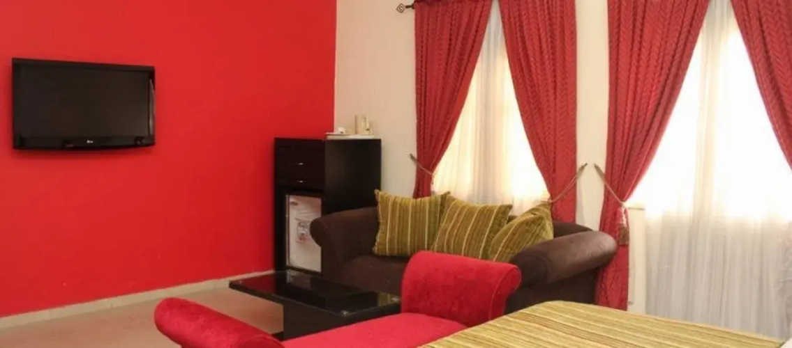 Class Suites Signature