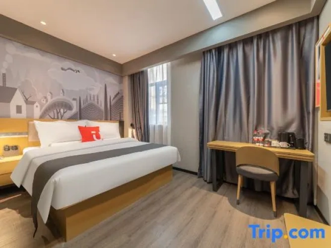 Standard Double room with view