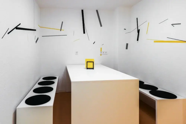 Designer hostel room for 4 2D