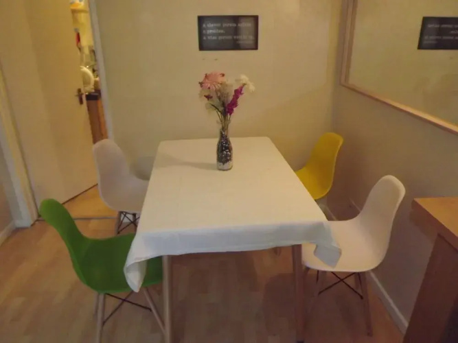 2 Bedrooms House