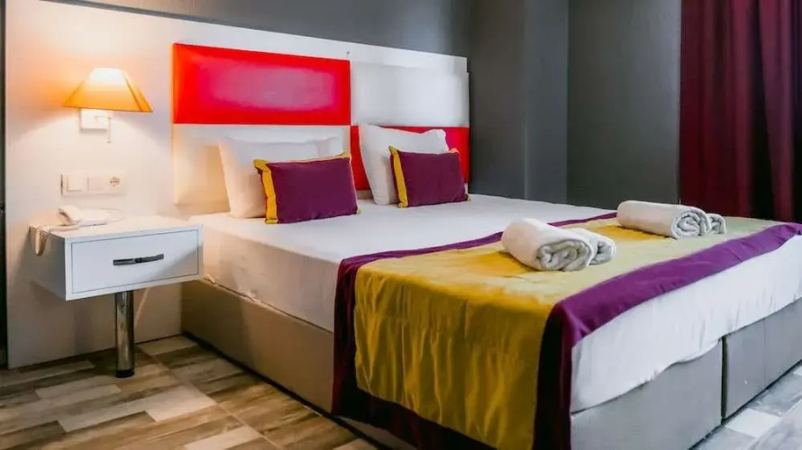 Orange Owl Hotel