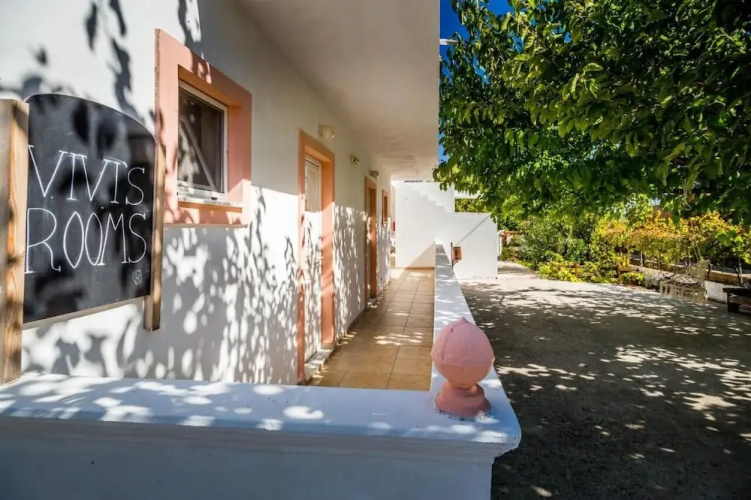 Vivi's Studios