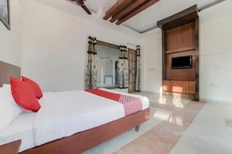 OYO 28853 Harkesh Residency