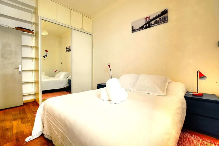 Rustic 1 Bedroom Apartment in Montmarte
