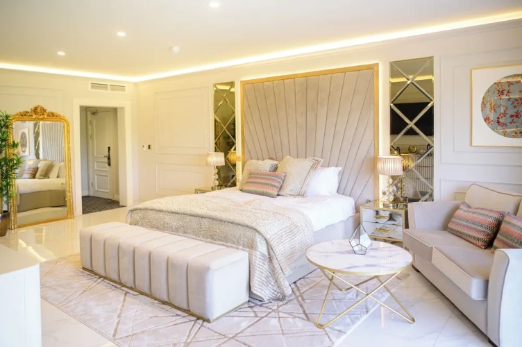 Luxury Suite