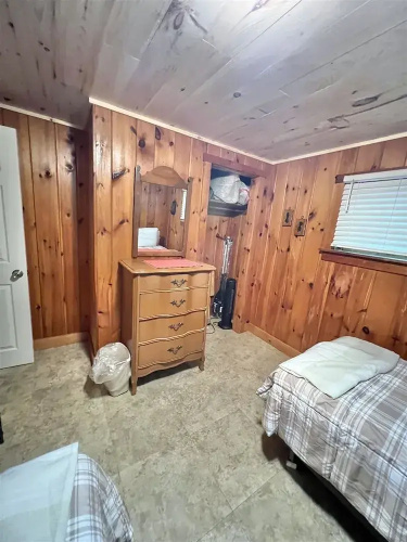 Placyd Pines Limit 8 4 Bedroom Cottage by RedAwning