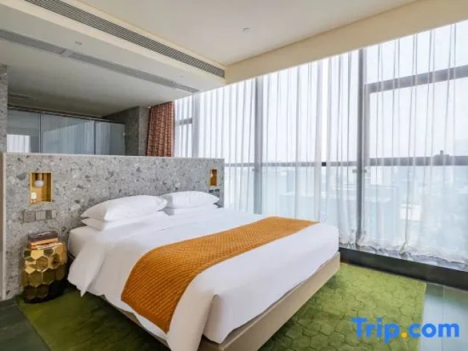 Standard Double room with city view
