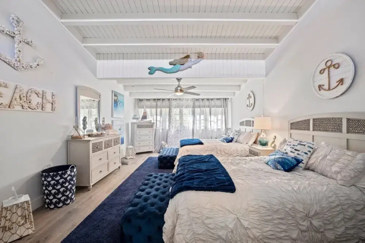 Executive Bay Club