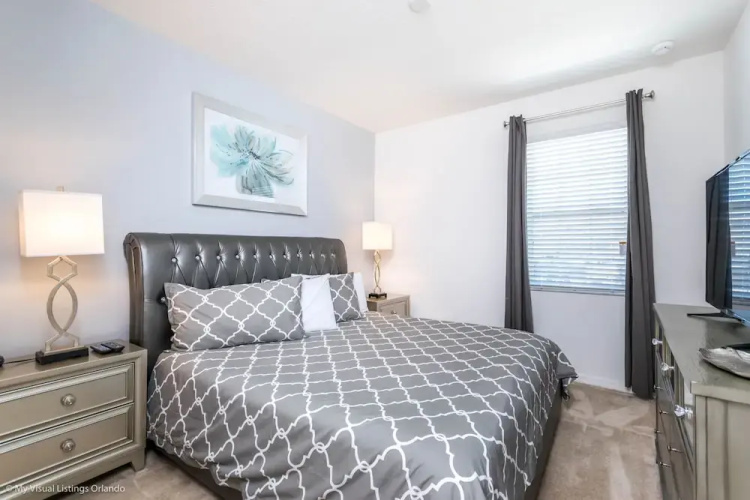 Solterra - 6112 Broad Oak Drive