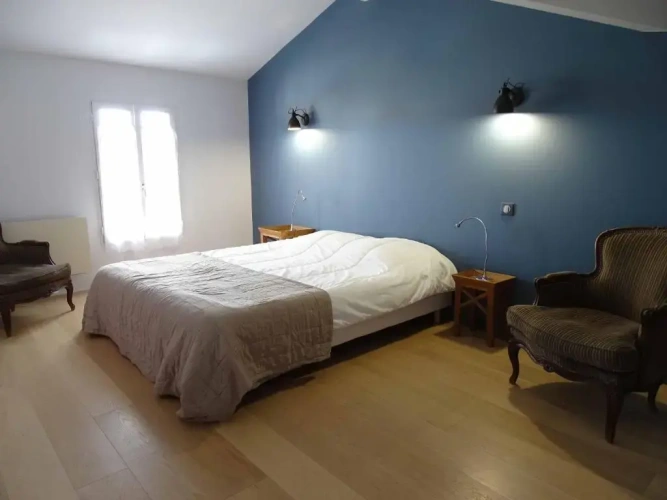 4 Bedrooms Cottage