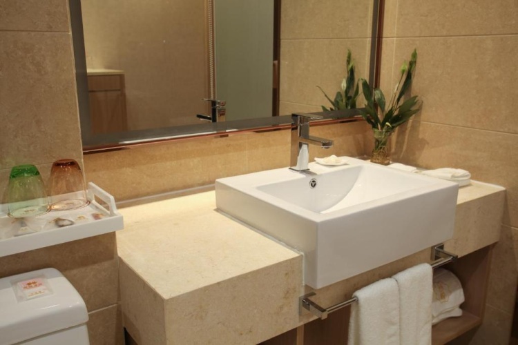 Deluxe Double room with city view