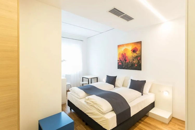 sHome Self-Check-in Hotel Graz