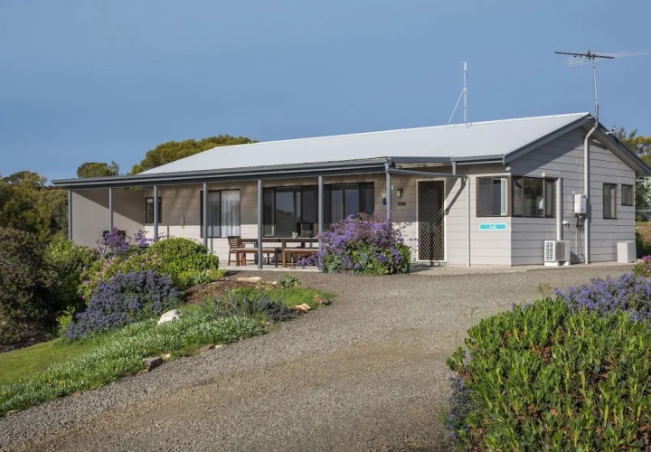 3 Bedrooms Family Cottage with bay view
