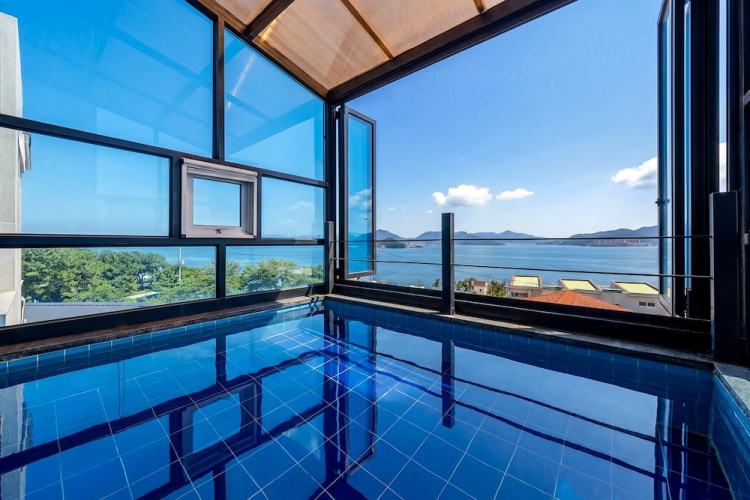 Geoje Gonggan Pool Villa