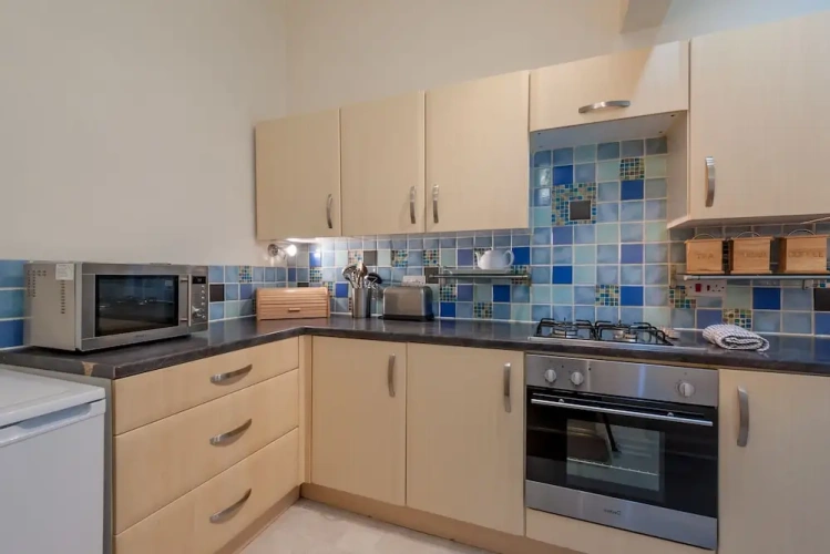 2 Bedrooms Apartment