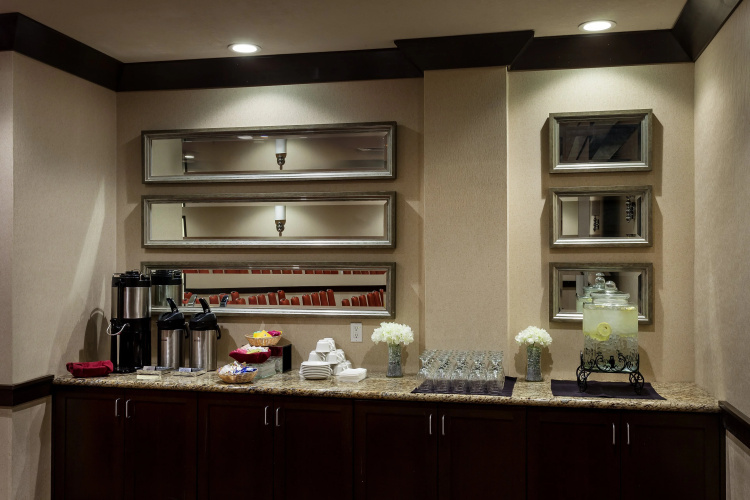 Crowne Plaza Anchorage Midtown photo 13
