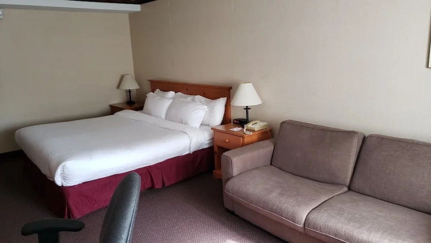 Main Level Double room