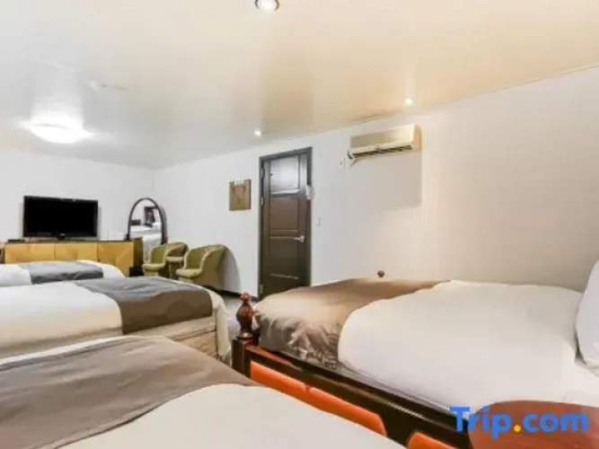 Standard Quintuple room